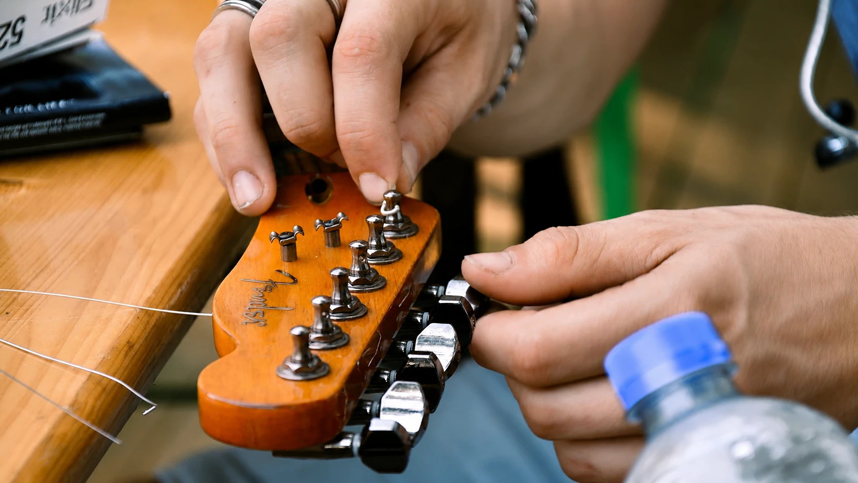 Snaren vervangen op een gitaar